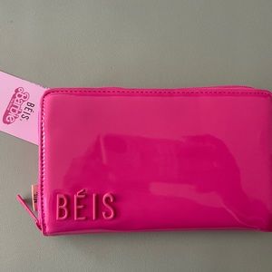 Barbie Beis wallet/crossbody